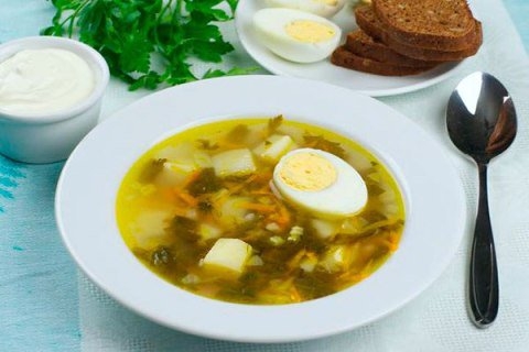Щавелевый суп с яйцом.