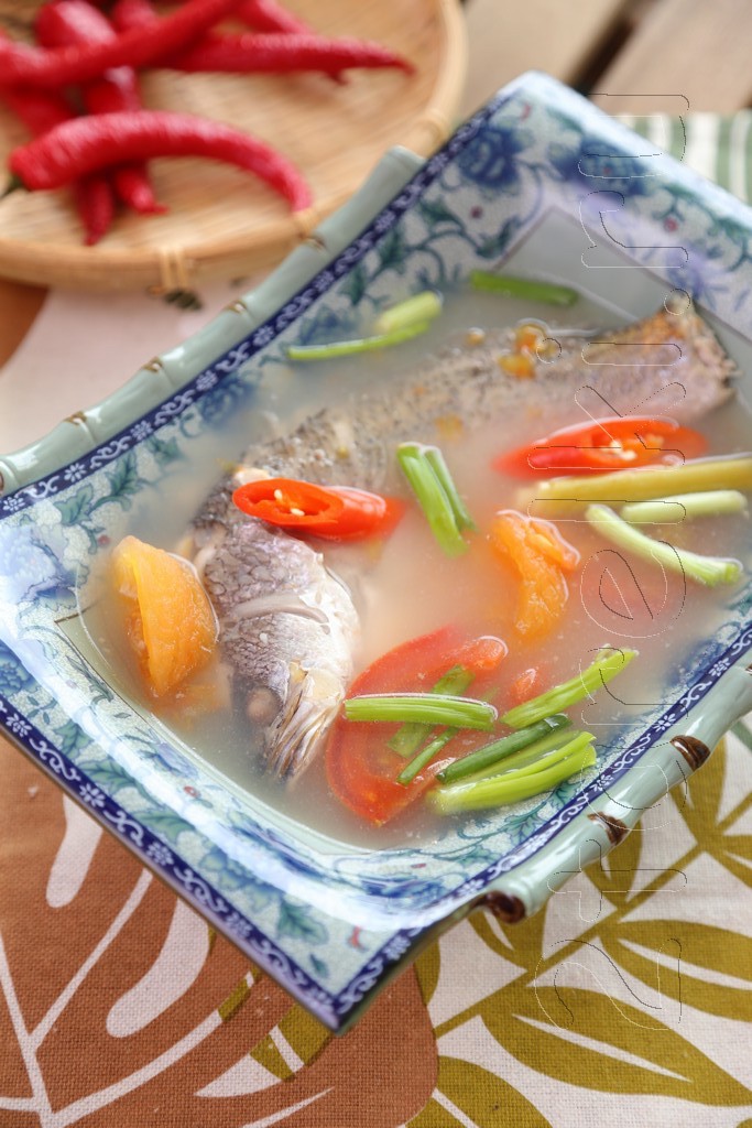 Простой суп с рыбой по-азиатски